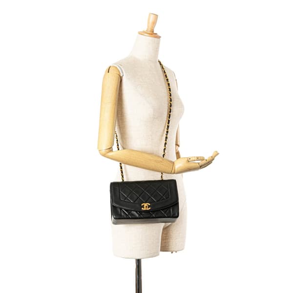 Pre-owned Chanel Small Lambskin Diana Flap Black