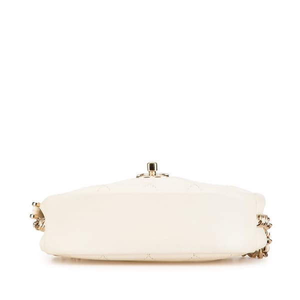 Pre-owned Chanel Small Quilted Goatskin Casual Trip Camera Bag White