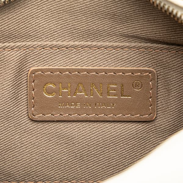 Pre-owned Chanel Small Quilted Goatskin Casual Trip Camera Bag White