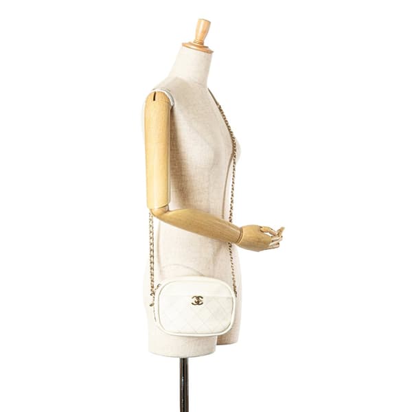 Pre-owned Chanel Small Quilted Goatskin Casual Trip Camera Bag White
