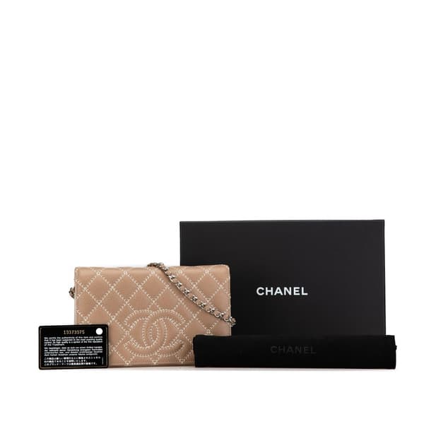 Pre-owned Chanel Quilted Calfskin Stitched CC Wallet on Chain Brown