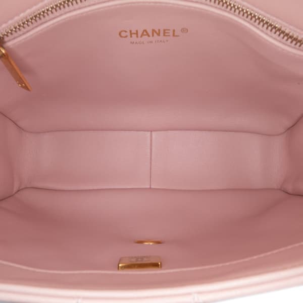 Pre-owned Chanel CC Quilted Lambskin Embellished Chain Flap Pink
