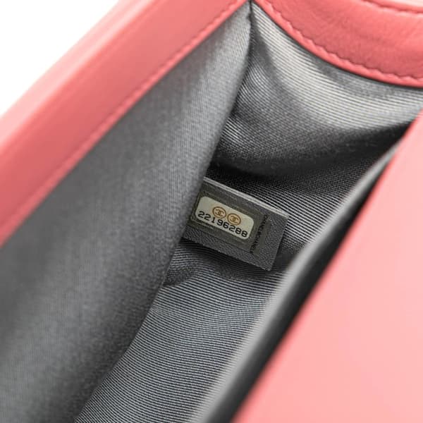Pre-owned Chanel Old Medium Chevron Lambskin Boy Flap Pink