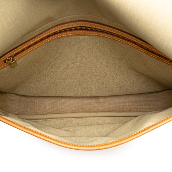 Pre-owned Louis Vuitton Americas Cup Calvi Messenger Bag Orange