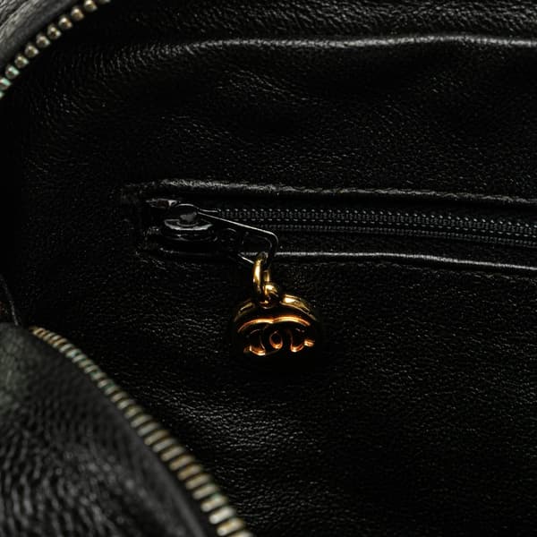 Pre-owned Chanel CC Diagonal Quilted Caviar Crossbody Black
