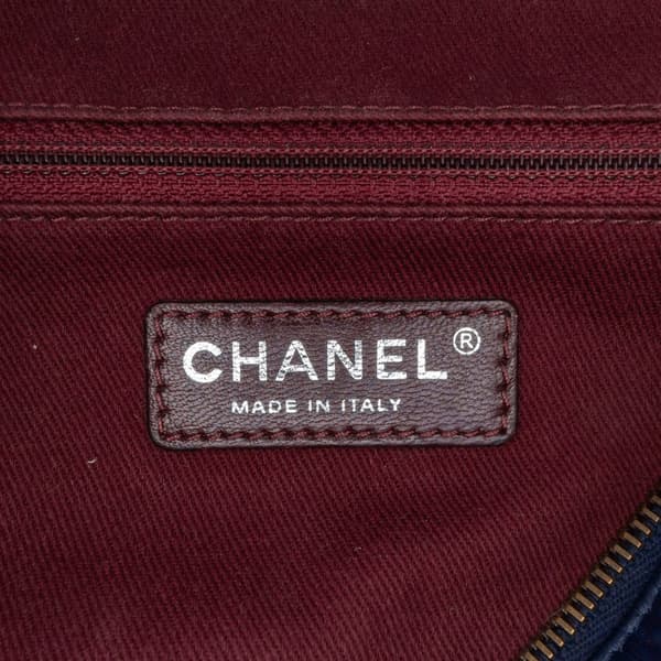 Pre-owned Chanel Medium Aged Calfskin Duo Color Flap Blue