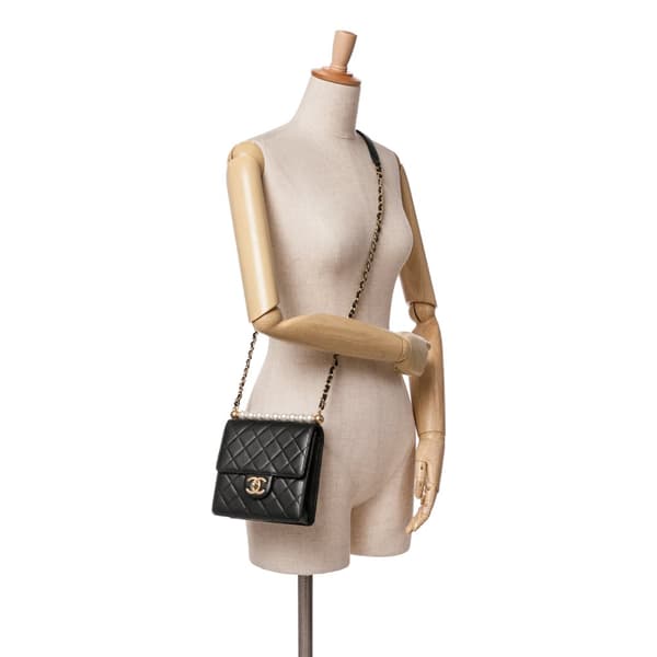 Pre-owned Chanel Small Lambskin Chic Pearls Flap Black