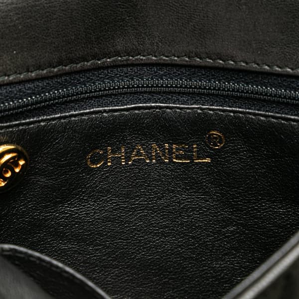 Pre-owned Chanel CC Chevron Lambskin Flap Black