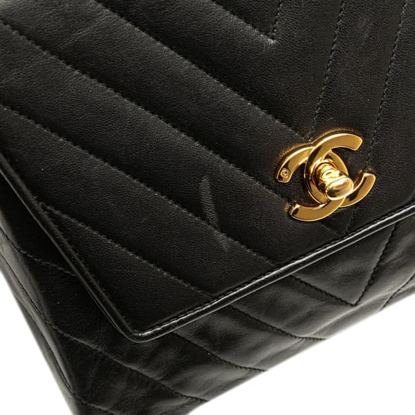Pre-owned Chanel CC Chevron Lambskin Flap Black