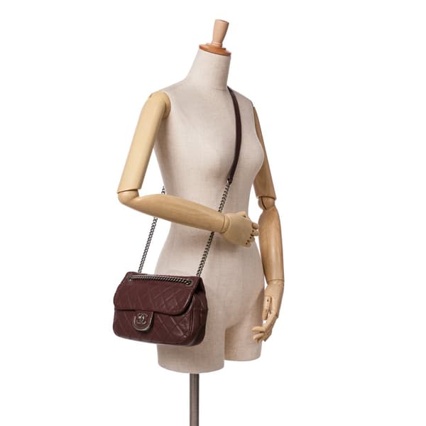 Pre-owned Chanel Paris Edinburgh Medium Calfskin Coco Sporran Flap Red