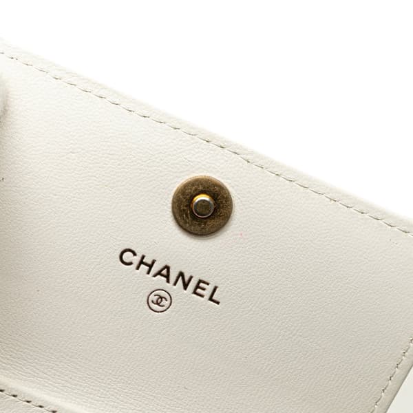 Pre-owned Chanel Quilted Lambskin Coco Love Card Holder On Chain White
