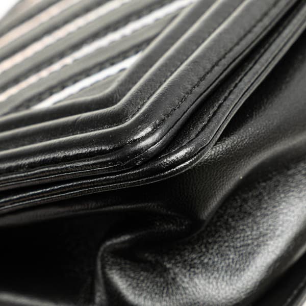 Pre-owned Chanel Old Medium Chevron Lambskin and Iridescent PVC Boy Flap Black
