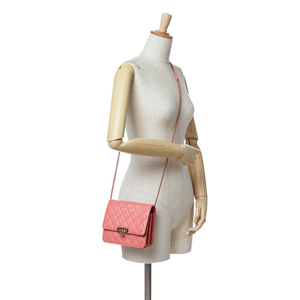 Pre-owned Chanel Quilted Caviar Golden Class Wallet On Chain Pink