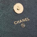 Miniatyrbild 10 av 10: Pre-owned Chanel Quilted Caviar Square Wallet on Chain Black