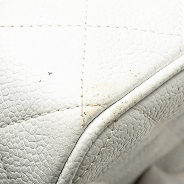 Pre-owned Chanel Quilted Caviar CC Camera Bag White