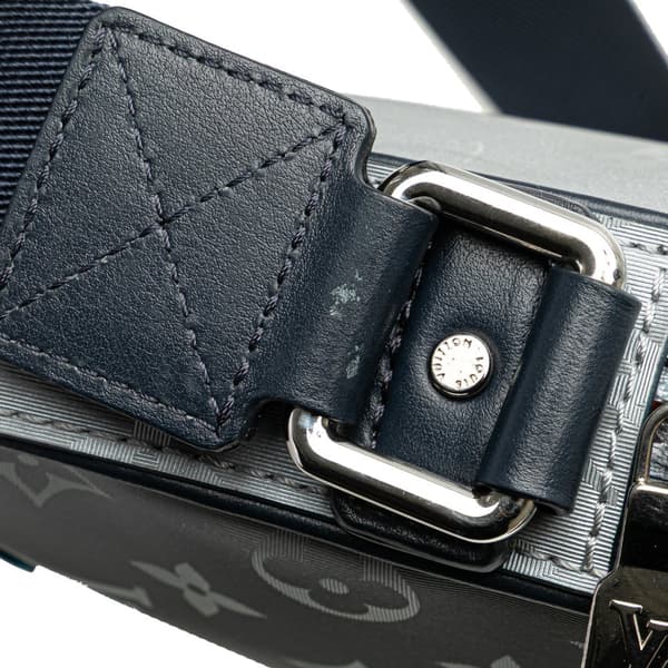 Pre-owned Louis Vuitton Monogram Satellite Alpha Messenger Gray