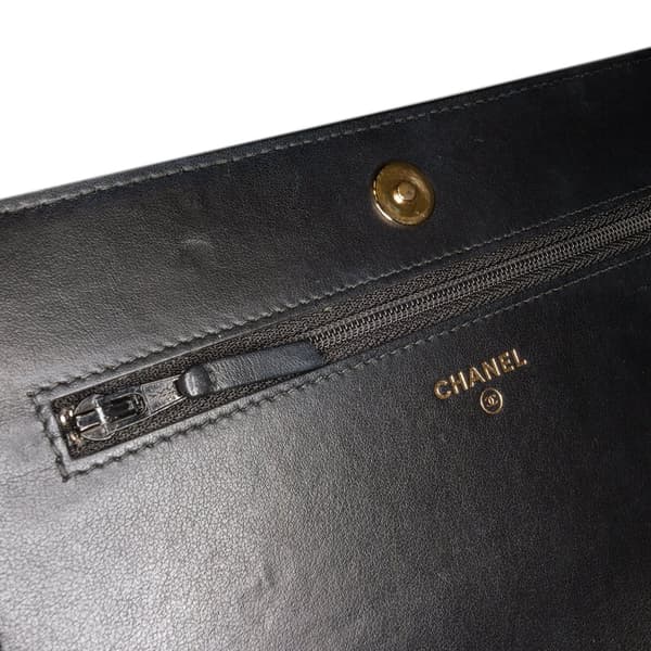 Pre-owned Chanel Quilted Crackled Patent Calfskin Pearl Wallet On Chain Black