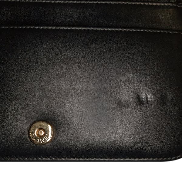 Pre-owned Chanel Quilted Crackled Patent Calfskin Pearl Wallet On Chain Black
