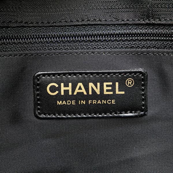 Pre-owned Chanel New Travel Line Nylon Crossbody Black