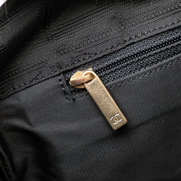 Pre-owned Chanel New Travel Line Nylon Crossbody Black
