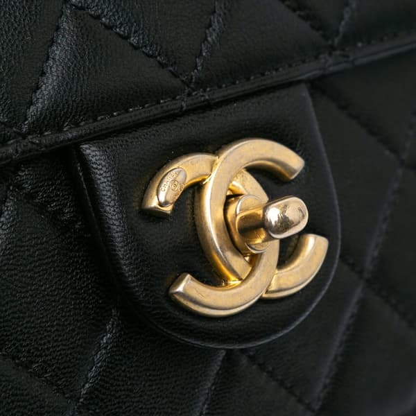 Pre-owned Chanel Small Lambskin Chic Pearls Flap Black