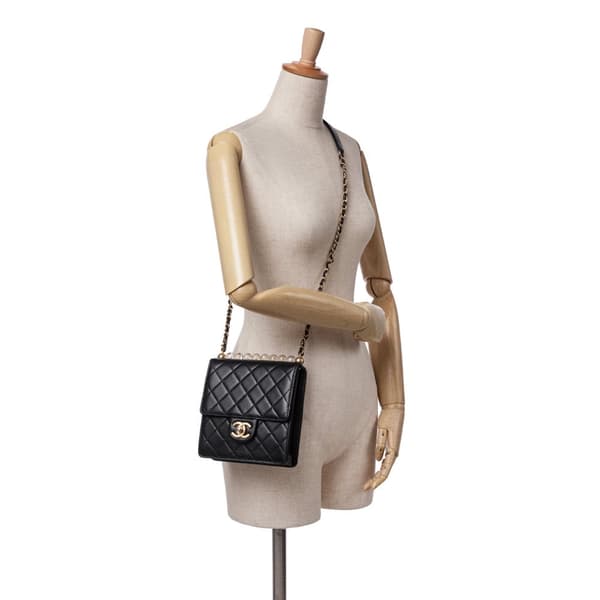 Pre-owned Chanel Small Lambskin Chic Pearls Flap Black