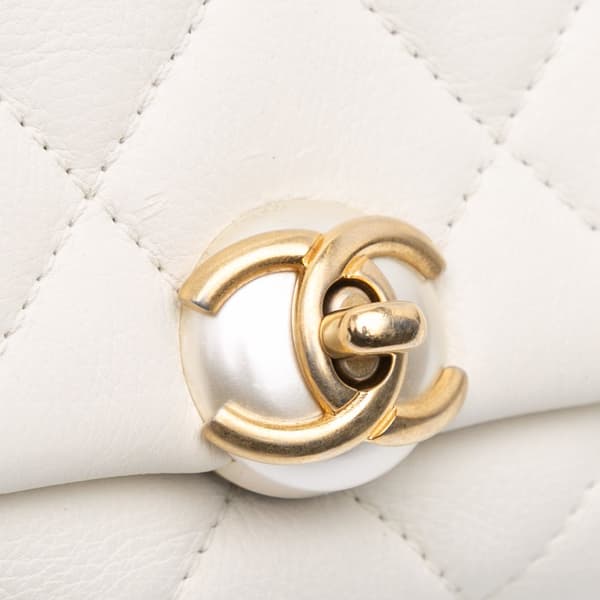 Pre-owned Chanel Mini Quilted Calfskin Pearl CC Accordion Flap White