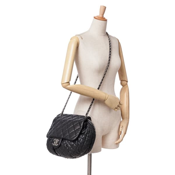 Pre-owned Chanel Large Lambskin Chain Around Flap Black