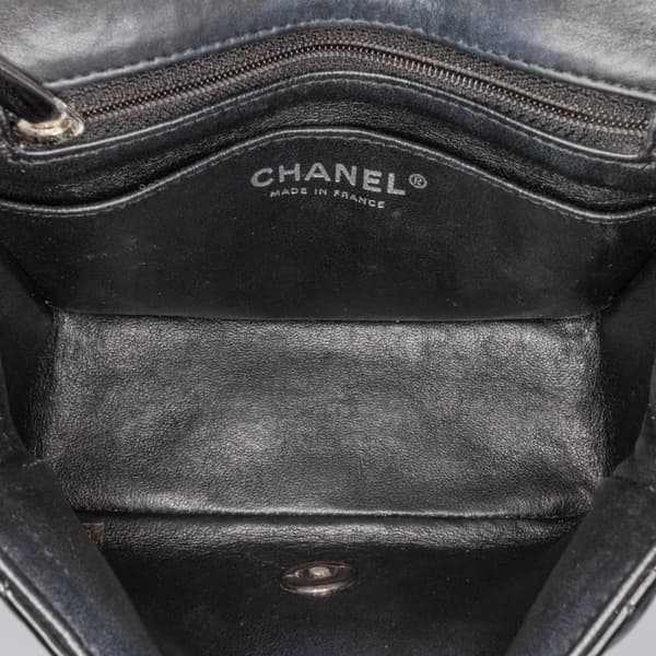 Pre-owned Chanel Mini Square Classic Patent Single Flap Black