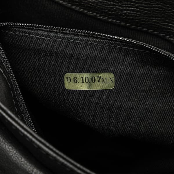 Pre-owned Chanel Large Calfskin Diamond Stitch Crossbody Black