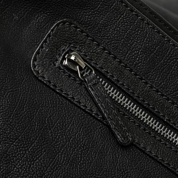 Pre-owned Chanel Large Calfskin Diamond Stitch Crossbody Black