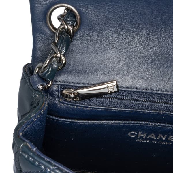 Pre-owned Chanel Mini Square Classic Patent Single Flap Blue
