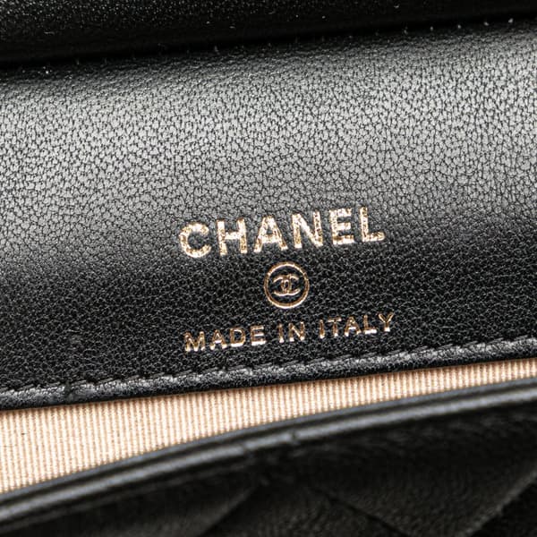 Pre-owned Chanel Quilted Lambskin Vertical Chic Pearls Flap Black