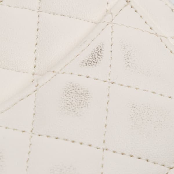 Pre-owned Chanel Mini Lambskin CC in Love Heart Crossbody White