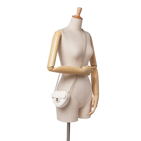 Pre-owned Chanel Mini Lambskin CC in Love Heart Crossbody White
