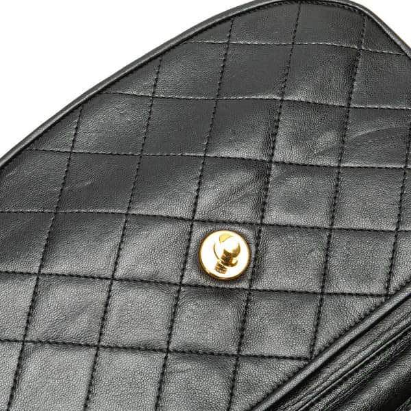 Pre-owned Chanel CC Quilted Lambskin Paris Round Flap Black