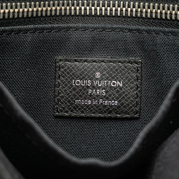 Pre-owned Louis Vuitton Taiga Roman PM Black