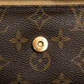 Miniatyrbild 8 av 10: Pre-owned Louis Vuitton Monogram Pochette Twin PM Brown