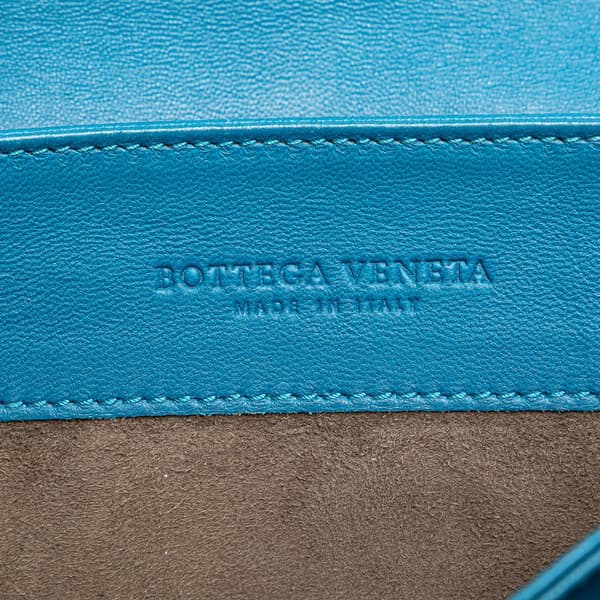 Pre-owned Bottega Veneta Soft Patent Intrecciato Three Flap Clutch with Strap Blue