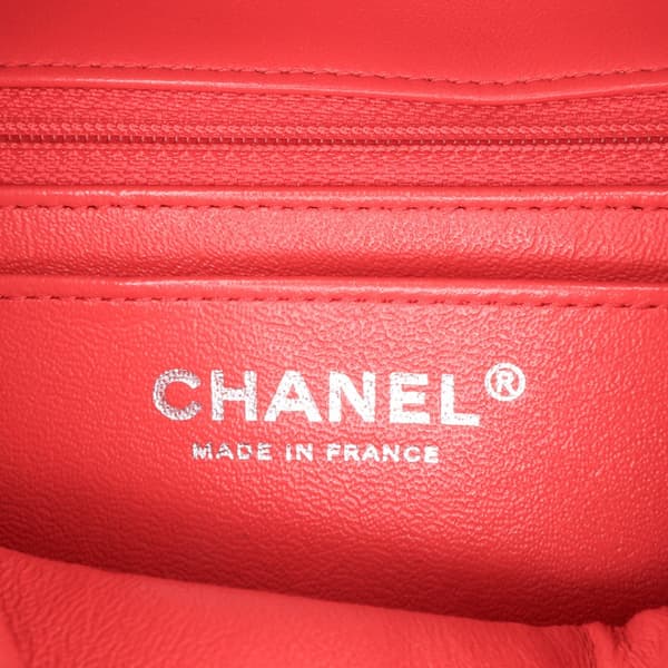 Pre-owned Chanel Mini Square Classic Lambskin Flap Red