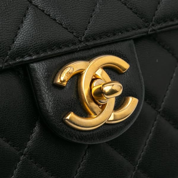 Pre-owned Chanel Small Lambskin Chic Pearls Flap Black