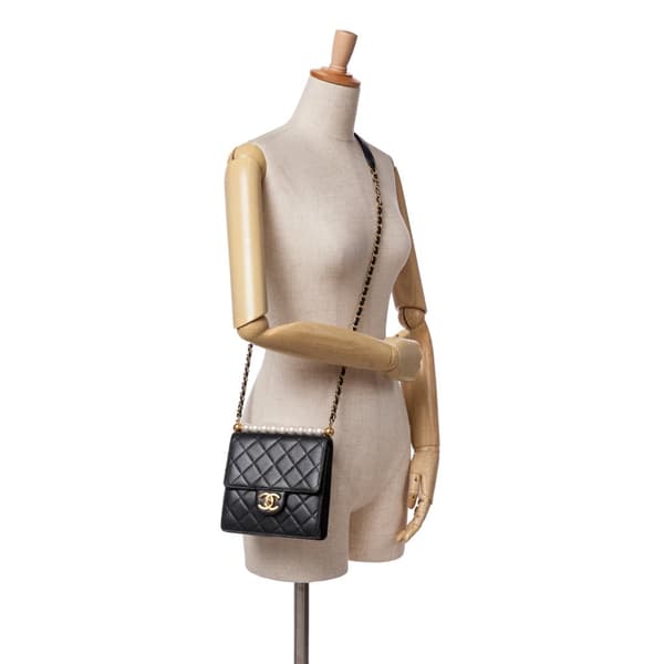 Pre-owned Chanel Small Lambskin Chic Pearls Flap Black
