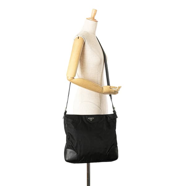 Pre-owned Prada Vitello Daino Trimmed Tessuto Zip Top Crossbody Black