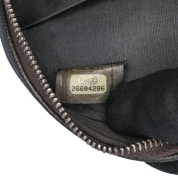 Pre-owned Chanel Metallic Caviar CC Filigree Round Clutch with Chain Black