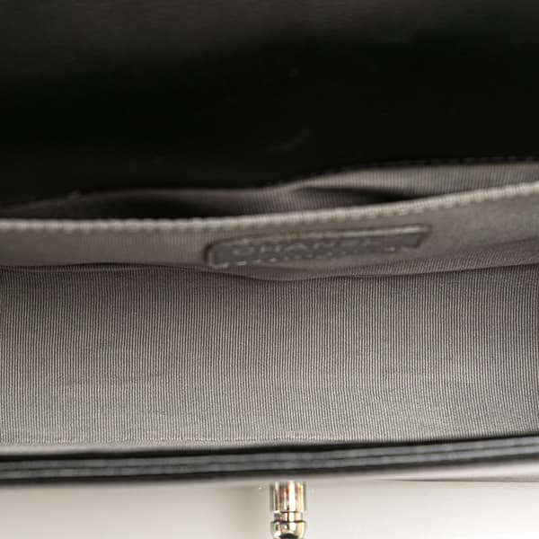 Pre-owned Chanel Old Medium Chevron Calfskin Boy Flap Black