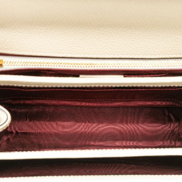 Pre-owned Gucci Small Grainy Calfskin Zumi Flap Crossbody White