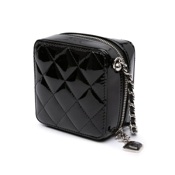 Pre-owned Chanel CC Quilted Patent Diamond Resin Clutch With Chain Black