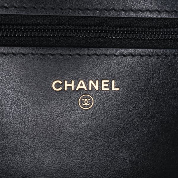 Pre-owned Chanel Quilted Caviar Boy Wallet on Chain Black