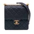 Miniatyrbild 1 av 10: Pre-owned Chanel Small Lambskin Chic Pearls Flap Blue