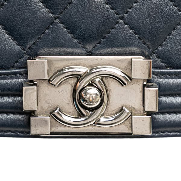 Pre-owned Chanel Old Medium Chevron and Diamond Quilted Lambskin Boy Flap Blue